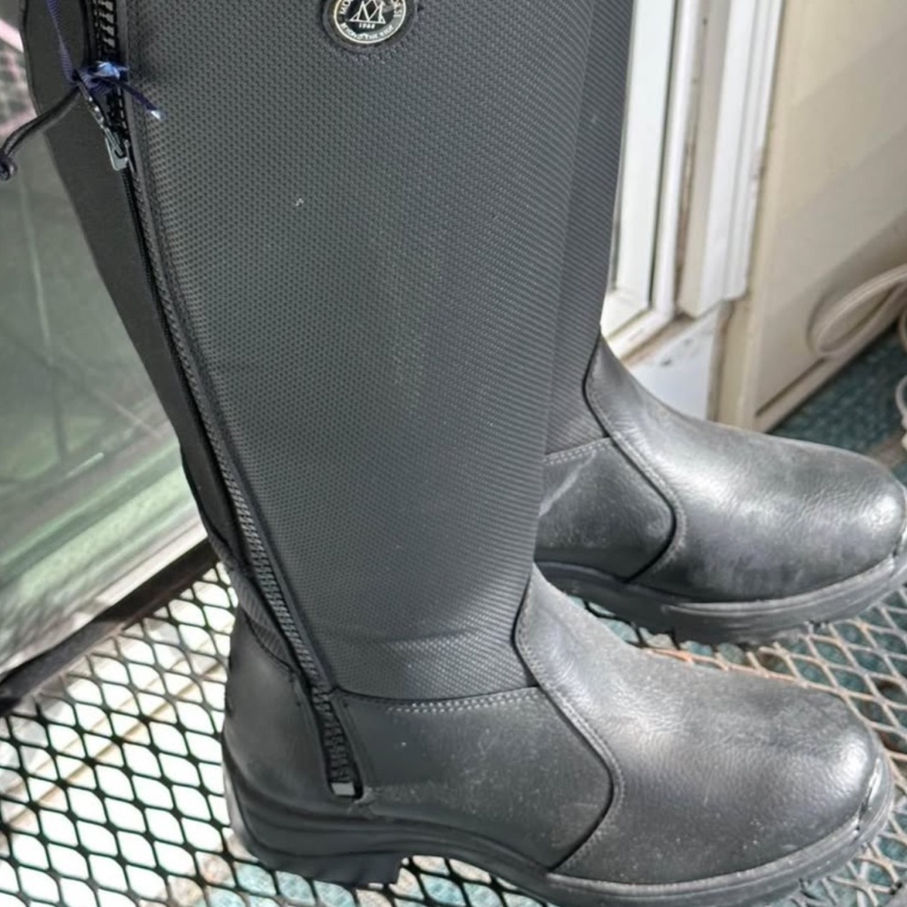 Elegant Black Riding Boots